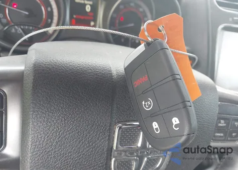 2018 Dodge Journey Crossroad z USA, uszkodzony, nr VIN 3C4PDCGB1JT519624